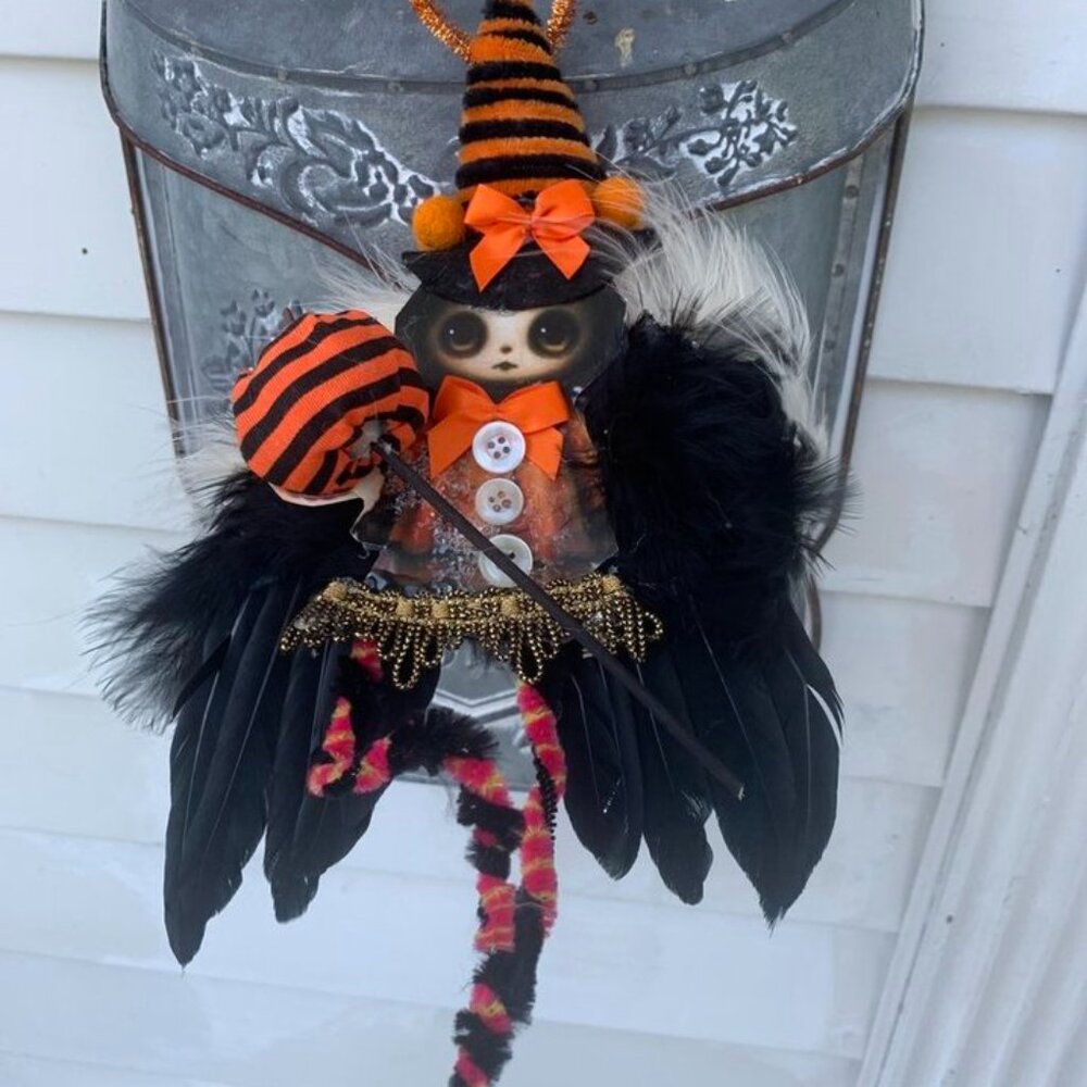 HALLOWEEN WITCH CHARACTER*WONILA NIGHTWITCH*9 INCHES HIGH*FIR OR FEATHER TREE*